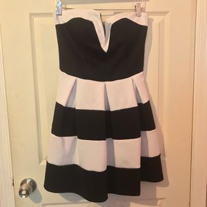 Black & White Strapless Mini Dress - Pleated